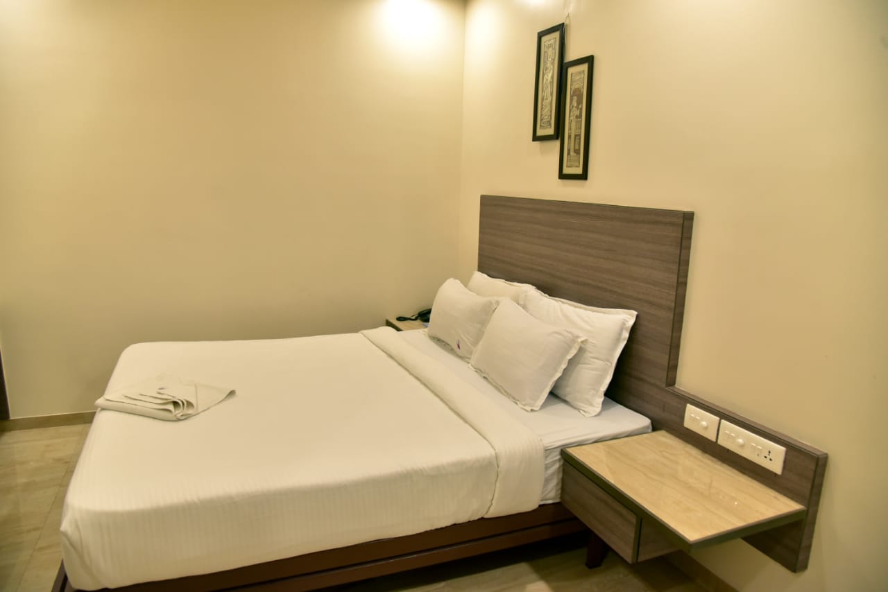 Hotel Dwarka |  Super Deluxe Room